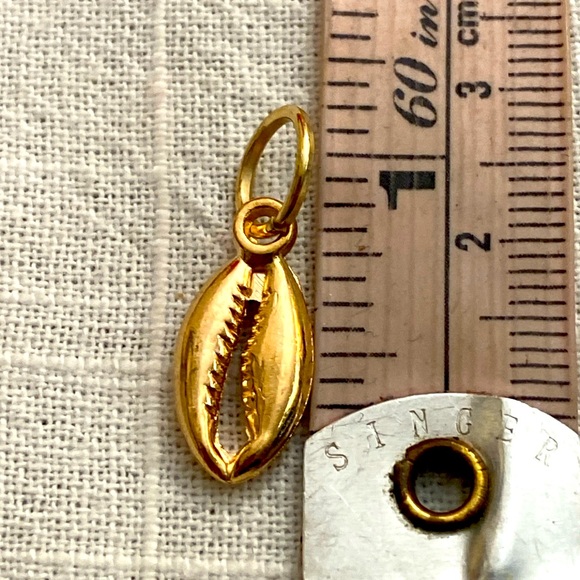 5/$10❤️❤️❤️NEW ROSE GOLD TONE ALLOY COWRIE SHELL CHARM PENDANT - Picture 2 of 2